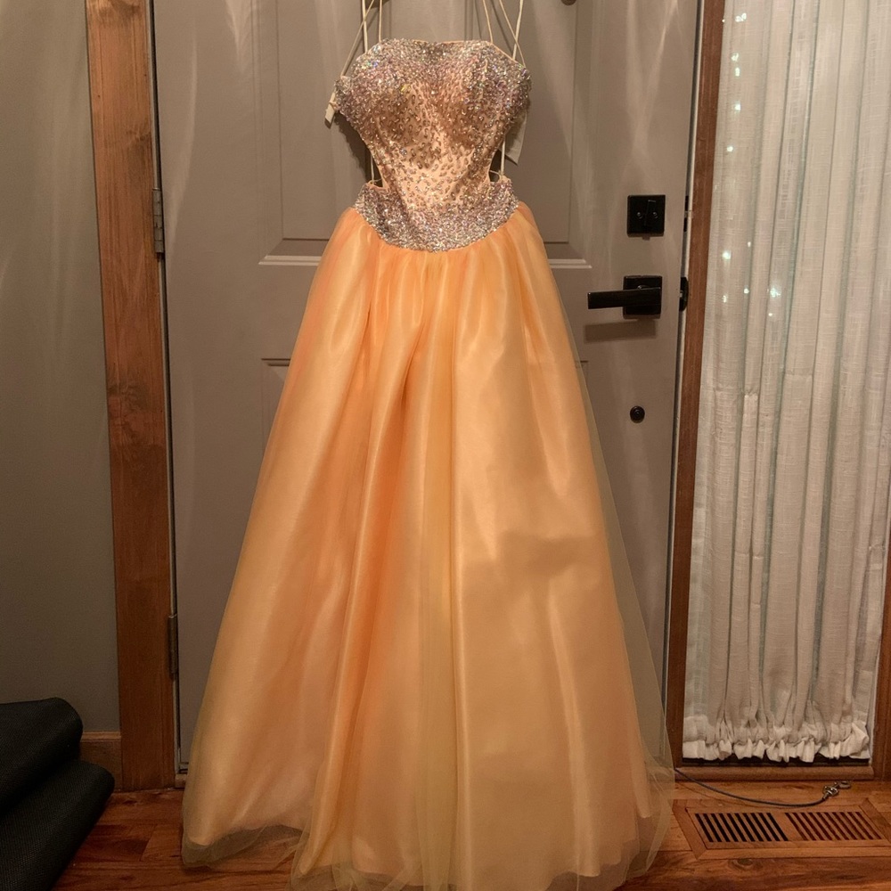 Size 2 Prom/Pageant dress sunshine yellow